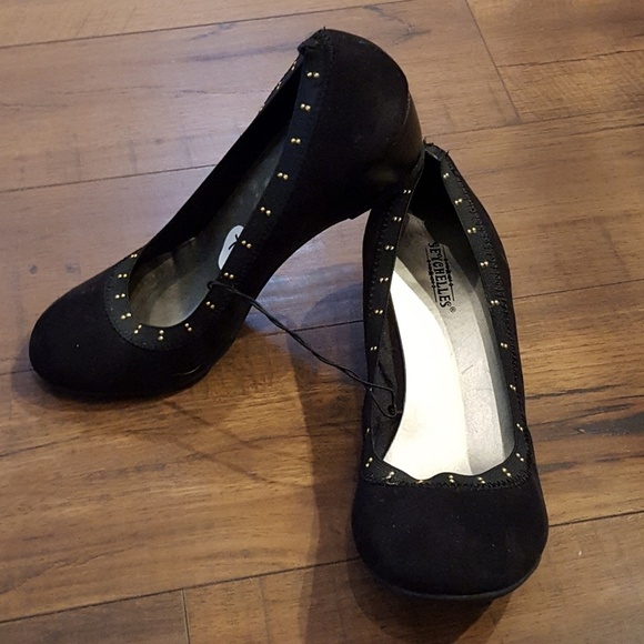 Seychelles Black Suede Gold Studded Wedges - Picture 2 of 6